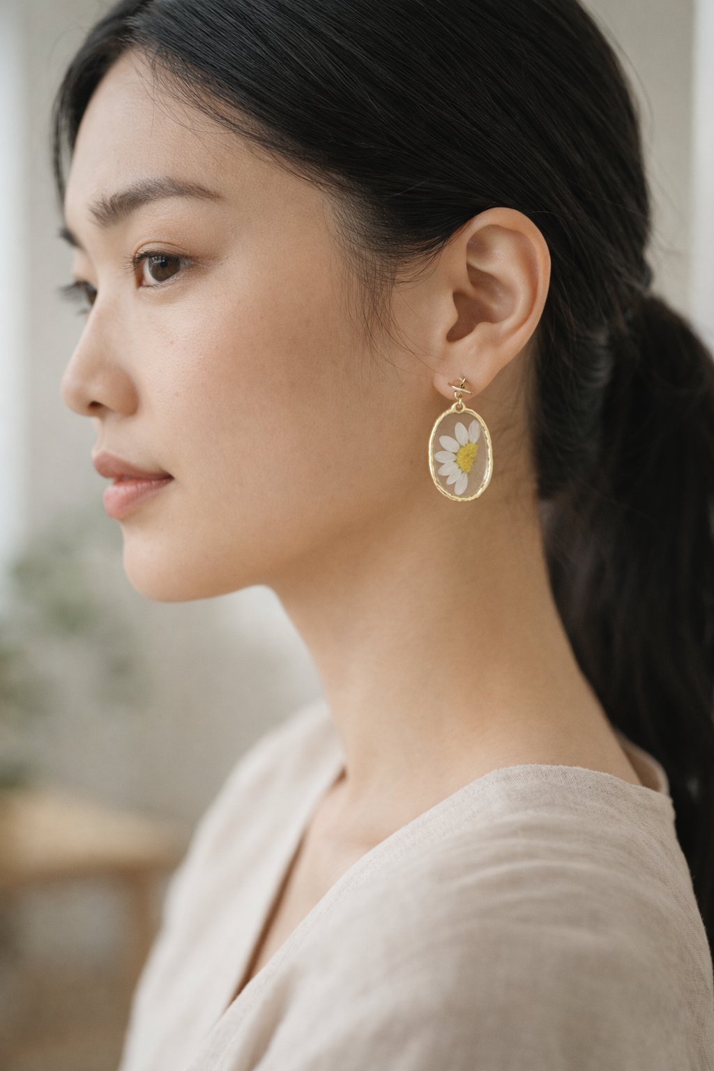 Round Daisy Floral Earrings